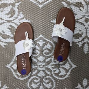Italian Shoemakers White Daisy Sandals